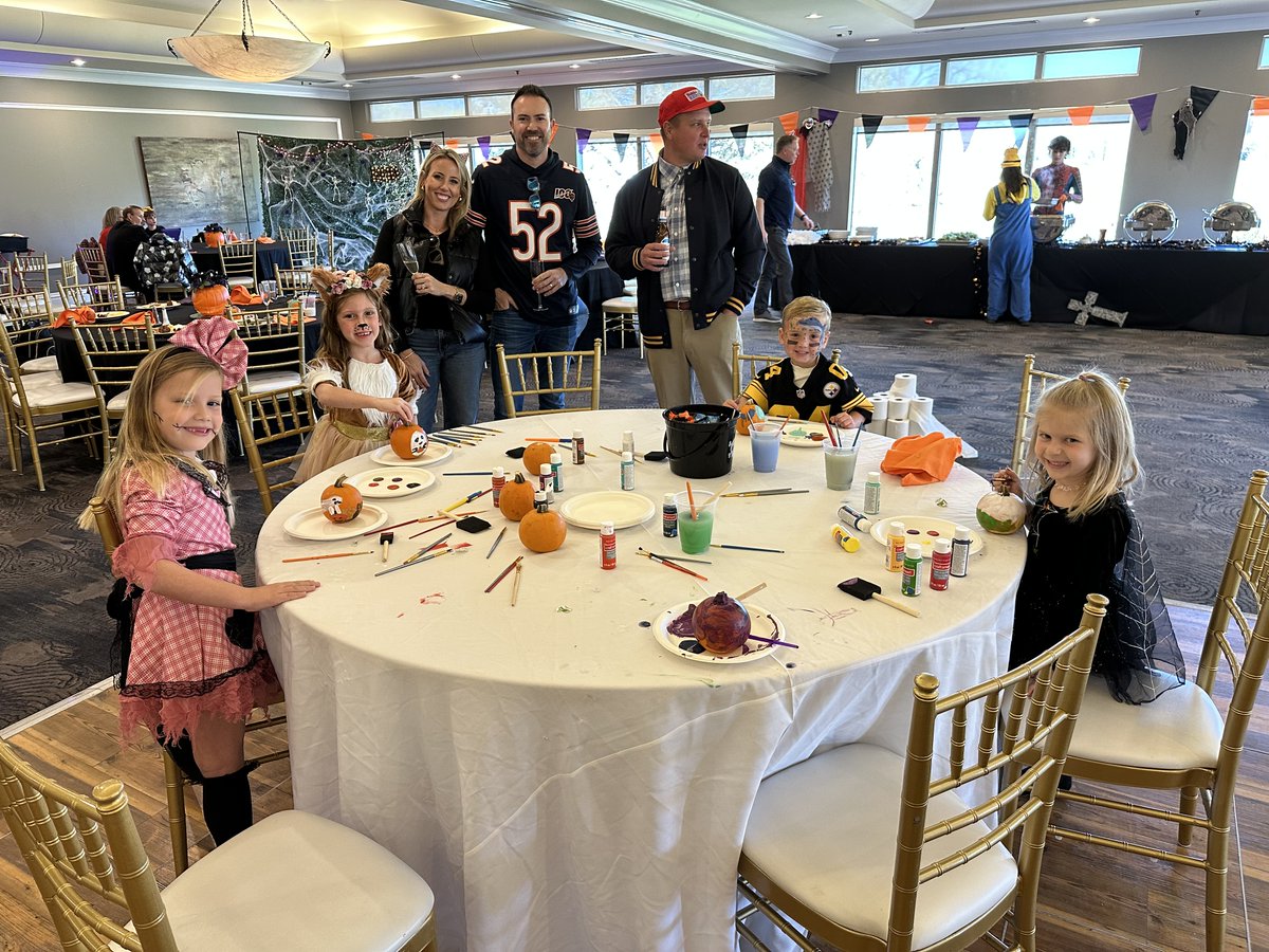 EagleBrookCC's tweet photo. 🎃👻 Join us for Family Boofest on Sunday, Oct. 19! Enjoy hay rides, a petting zoo, pumpkin painting, bounce houses, mummy races, cider samples &amp; more. 🍂 Costumes encouraged — fun for all ages! 🧡 #EagleBrookCC #FamilyBoofest #FallFun #SpookySeason #GenevaIL https://t.co/4nvnRl2oIs