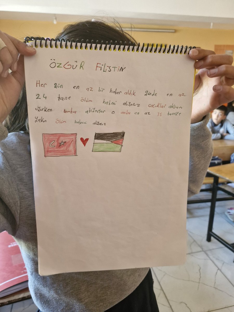 Sythnby_04's tweet photo. Türkiye Yüzyılı Maarif Modeli "Erdem-Değer-Eylem yaklaşımı esas alınarak Filistin'de zulme ve soykırıma uğrayan kardeşlerimize destek amacıyla öğrencilerimizle farkındalık etkinliğimizi yaptık.
#özgürfilistin
@agrimem 
@hasan_kokrek 
@HamurMEM1 
@mehmetozmus_ 
@Firat_Guzelyuz https://t.co/CgB8tQbVNA