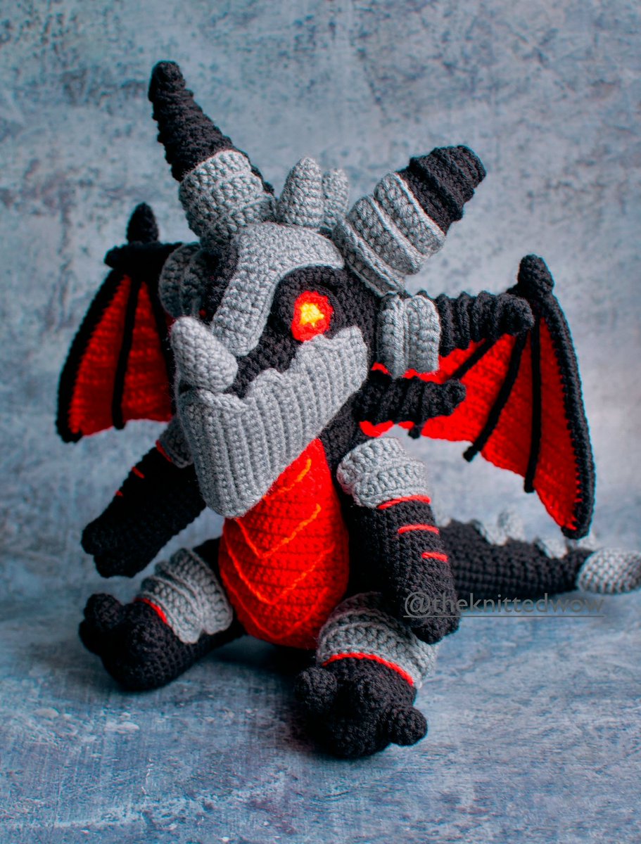 theknittedwow's tweet image. Deathwing the Destroyer ❤️‍🔥

#worldofwarcraft
