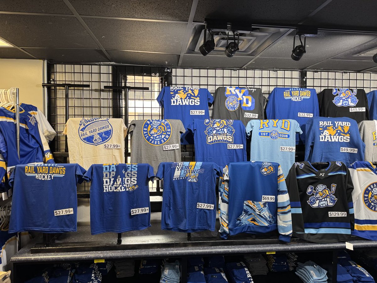 It’s season ticket pickup for the ⁦<a href="/RailYardDawgs/">Roanoke Rail Yard Dawgs</a>⁩ fans. Check out the awesome variety of apparel. Opening night is October 17th. Go Dawgs!!!