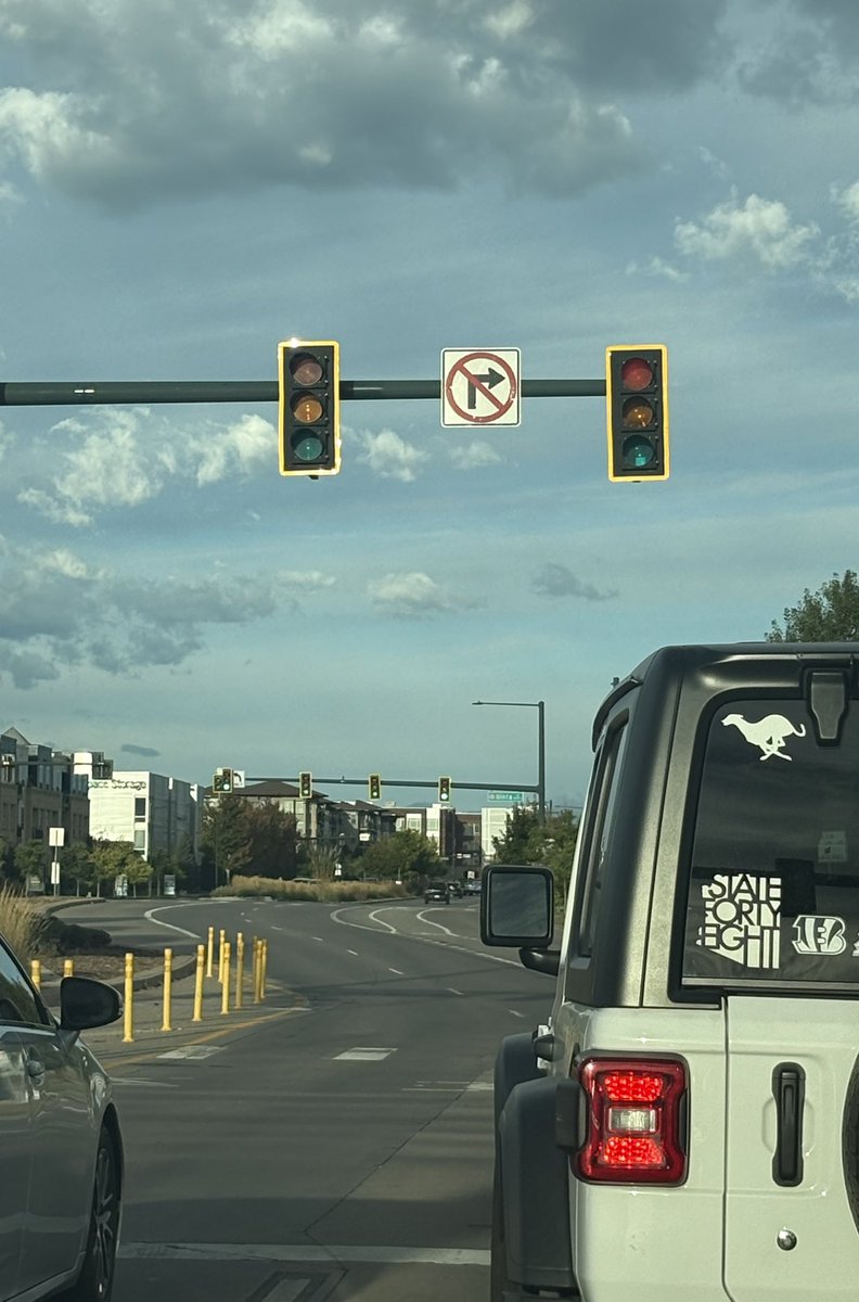 mindyg07's tweet photo. @DenverPolice any chance you can look into the light at the MLK &amp; Central Park intersection? Impossible to see the color at certain times of the day. The below pics are RED lights!!! Super dangerous https://t.co/Fe7BkigbXZ