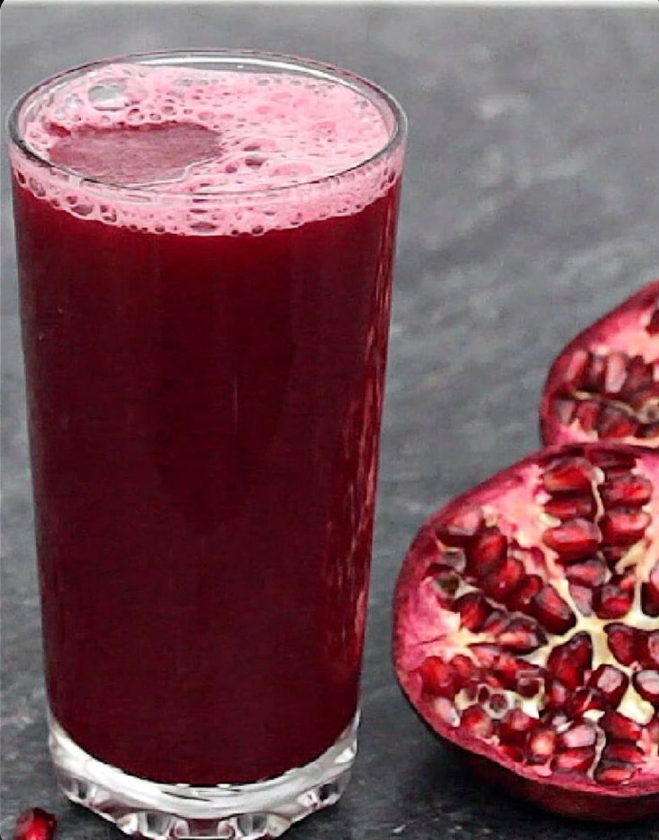 celestialbe1ng's tweet photo. Pomegranate juice:

• lowers estrogen
• boosts testosterone and progesterone
• anti-inflammatory
• loaded with antioxidants
• enhances memory and cognitive function
• boosts collagen production
• slows down skin cell ageing
• improves insulin sensitivity
• regulates metabolism
• anti-cancer
• helps the liver and kidneys reduce the damage caused by toxins and oxidative stress 
• lowers blood pressure
• little miracle :)

Drink copiously! 🍷