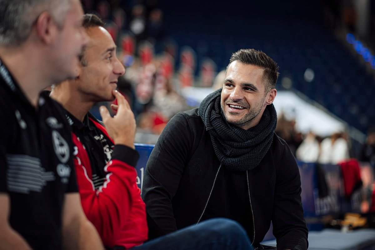 Die „einvernehmliche“ Trennung der MT Melsungen von Michael Allendorf sorgte für mächtig Verwirrung. Gemeinsam mit Tobias Reichmann schaut <a href="/saschastaat/">Sascha Staat</a> genauer hin! 😎🎤🔥 #handball

📸 Alibek Käsler

▶️ tinyurl.com/34eywdcc