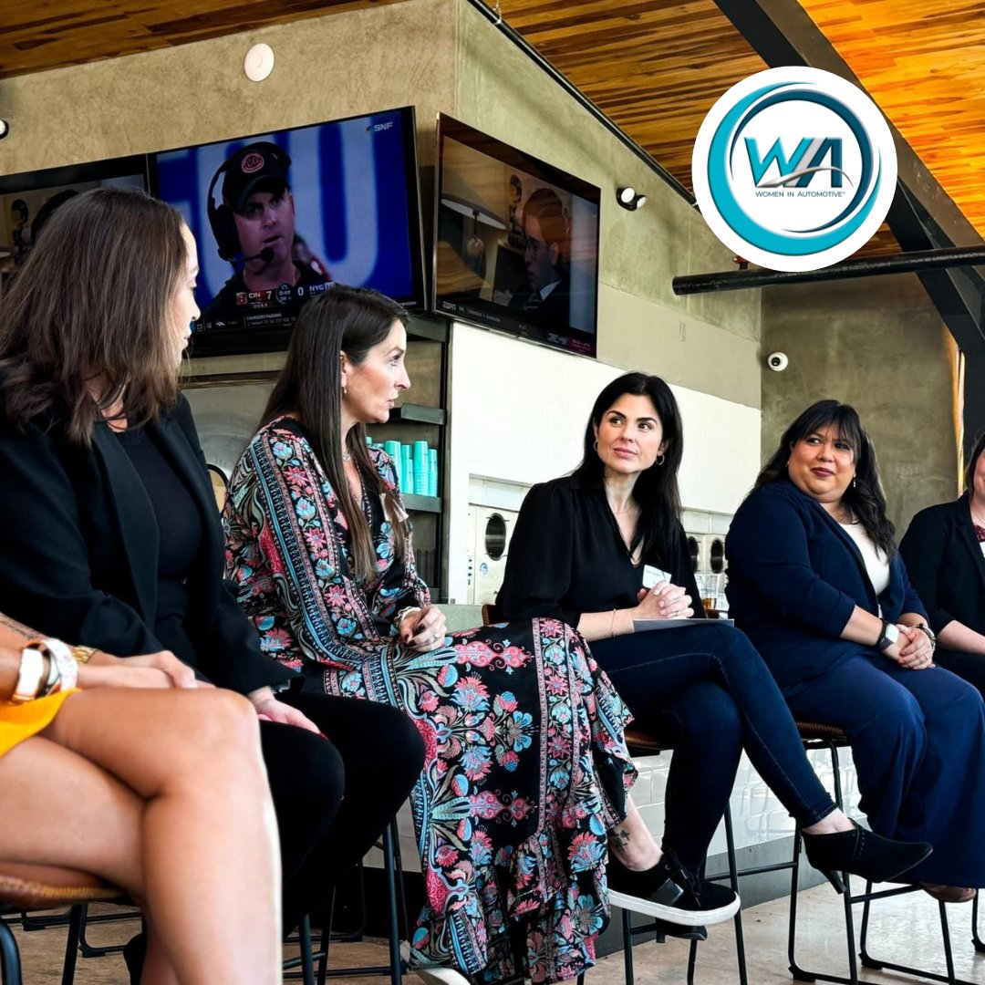 WomenInAutoCo's tweet image. 🎤 Friday Challenge: Share one story, one lesson, one truth.
Your voice matters—use it. 💪
#WIA #WomenInAutomotive #FridayChallenge #VoiceMatters #CompellingNeedToShare