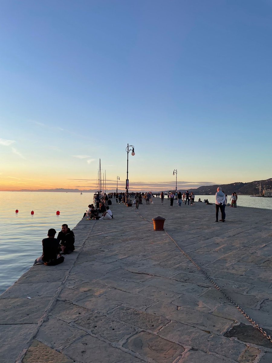 cecchi_giovanna's tweet image. Foto dal molo audace Trieste