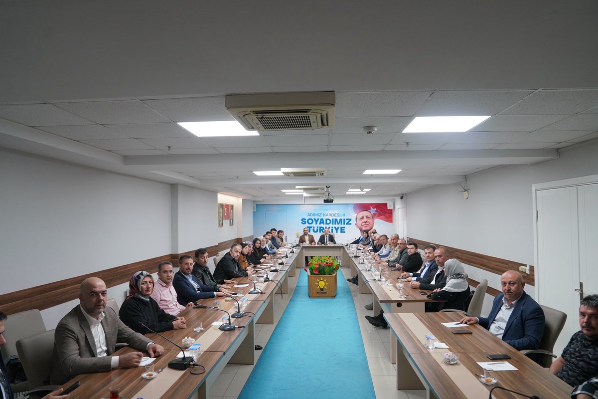 İlçe Başkanımız <a href="/cetinkaya_salim/">Salim Çetinkaya</a>'ın başkanlığında; İl Koordinatörümüz İbrahim Deniz'in katılımlarıyla Haftalık Olağan Yönetim Kurulu toplantımız gerçekleştirildi. 

📍AK Parti Ümraniye İlçe Başkanlığı