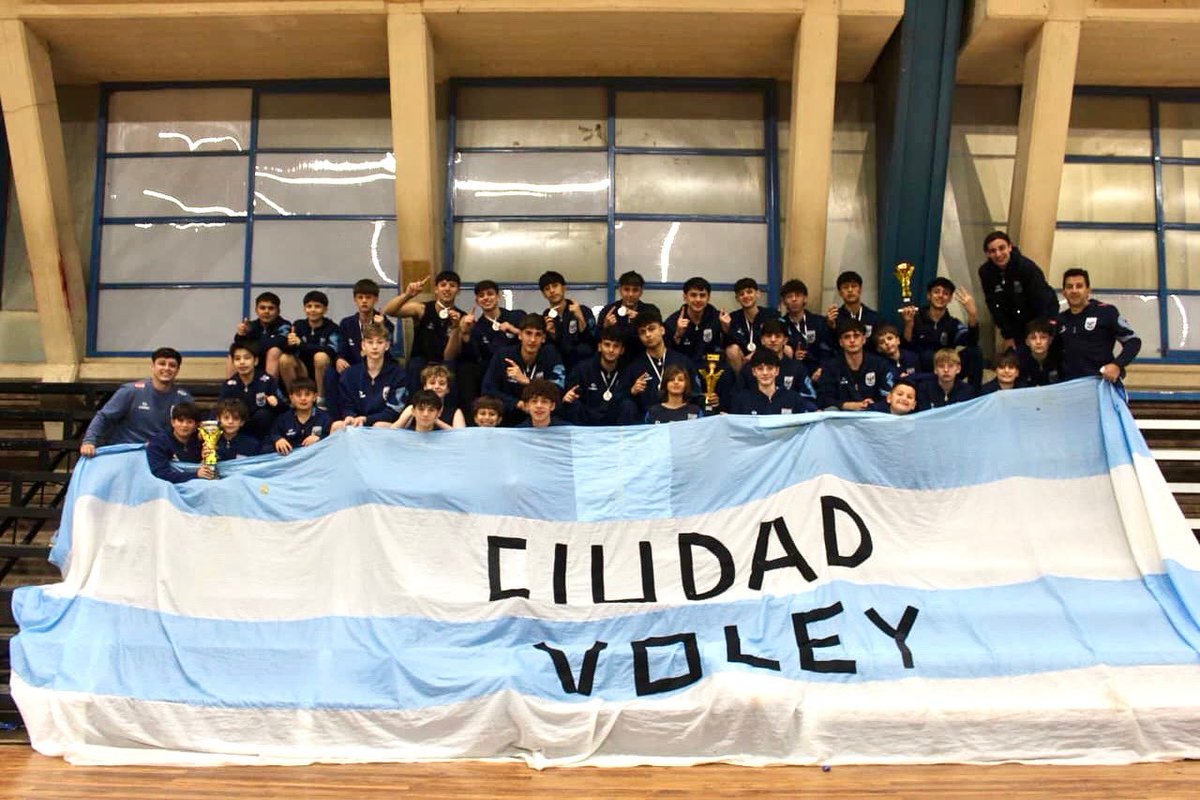 #Inferiores El fin de semana pasado estuvimos presentes en el Abierto de Bell Ville (Córdoba) 🏐

Participamos con dos equipos Sub 13 y Sub 16, viviendo tres días a puro vóley, competencia y aprendizaje 💪🏻

¡Gran experiencia para nuestros chicos! ⚡️💙
#VamosCiudad