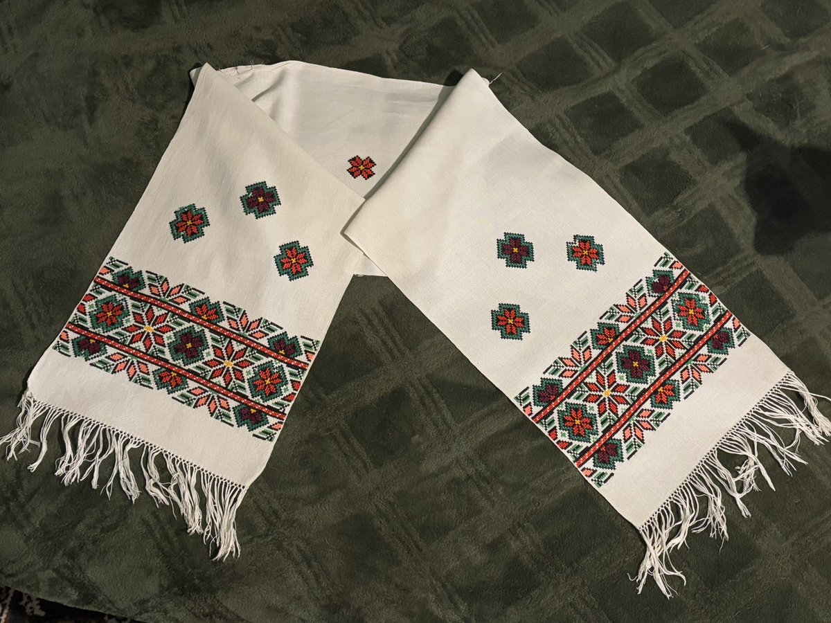 Friends 💛
I kindly ask for your support — please share this post 🙏
I want more people to see my handmade Motankas — each created with love, soul, and good energy.
This Motanka is special — made for love and mutual feelings 💞
And with its purchase, you’ll receive a vintage