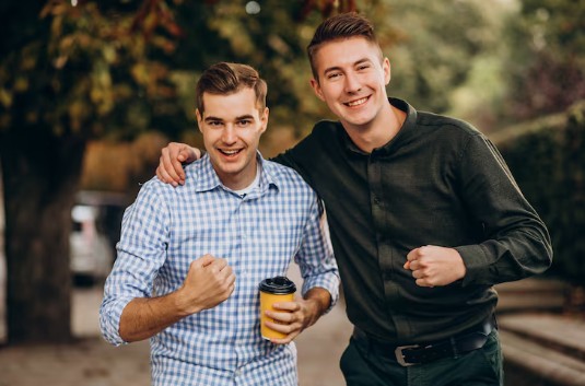 🚨 New hope for advanced penile cancer: Pembrolizumab + chemo shows 39.4% response rate in HERCULES trial. Median survival: 9.6 months. Manageable toxicity. A potential new first-line option. 💡
See link
#CancerResearch #Pembrolizumab #PenileCancer #ASCO #Oncology #AMC #POSEC