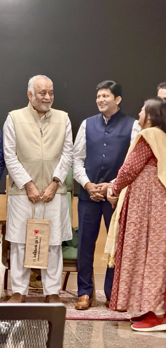 iAmAasit's tweet photo. Happy to meet Padma Bhushan Kamlesh Daaji, a spiritual leader, author, fourth in the line of Raja Yoga masters &amp; president of Shri Ram Chandra Mission.
It was a pleasure to tour Kanha Shanti Vanam, interact &amp; dine with divine Daaji. https://t.co/6FV8Xfns4n