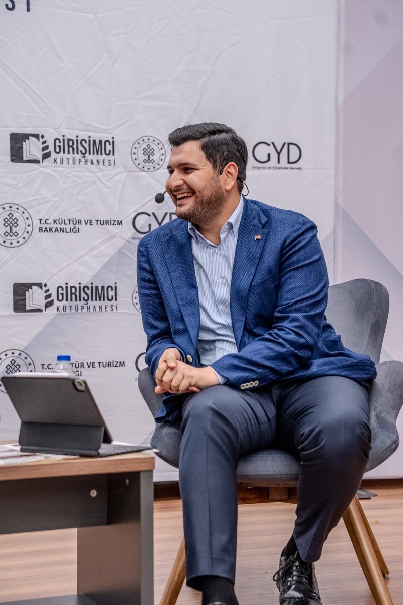 FurkanAkbal's tweet photo. GYD’nin davetiyle Diyarbakır’daydık.
Girişimcilik ruhunu, toplumsal katkı vizyonuyla buluşturan güzel bir etkinlik oldu.

Diyarbakır’ın sıcak atmosferi, misafirperver insanları ve dinamik enerjisiyle dolu ilham verici bir gün geçirdik. 

Emeği geçen herkese teşekkürler.
 
@gyd_resmi