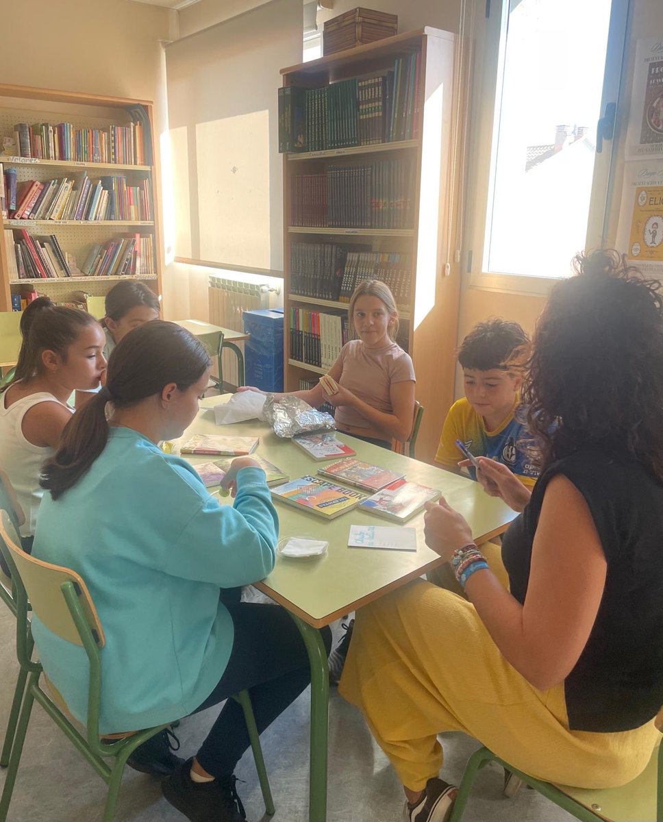 Este curso, de nuevo, comienza a funcionar nuestro club de lectura. #yosoydelelvira #megustamicole #puedescontarconmigo