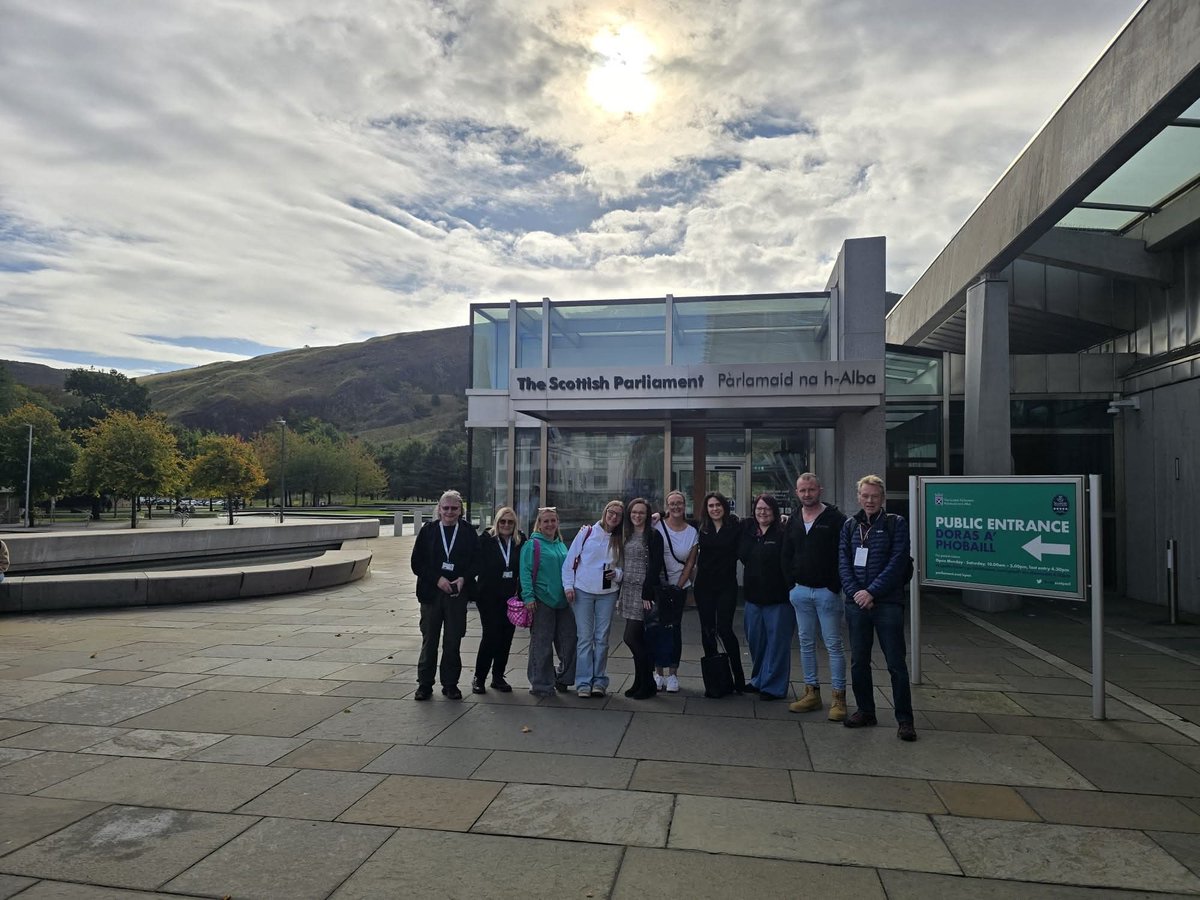 standuk01 tweet picture
