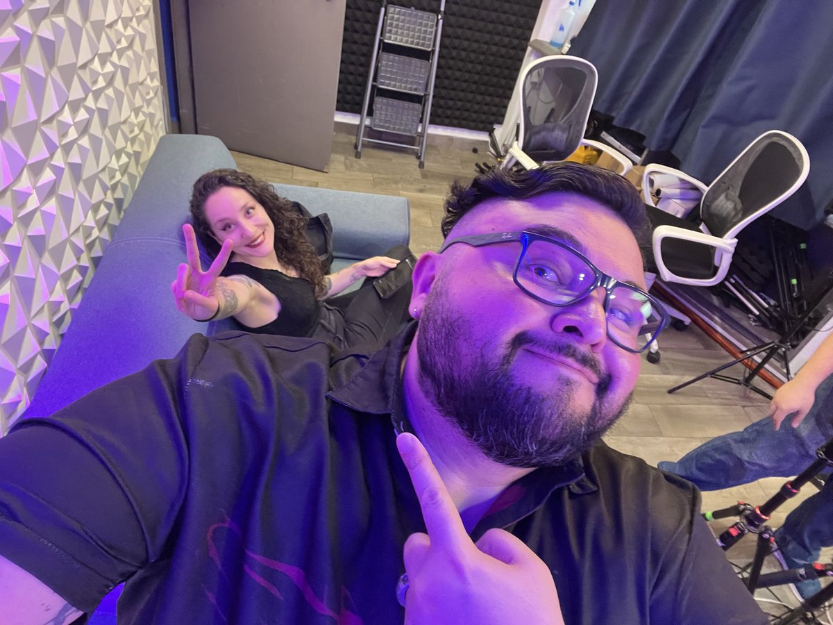 ComoQueDeQue's tweet image. Imágenes de la grabación del #PROdcast anterior 😎 con una LEYENDA VIVA del tatuaje mexicano youtu.be/HAyqPMG1XEY?si…