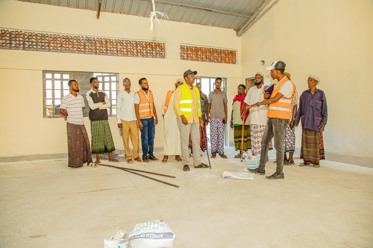 ShemMukalo's tweet image. Hon. Mohammed Adow on Tuesday descended on Abakore to inspect the ongoing construction of Abakore Modern Primary School, an important project that aims to afford students from the area &amp;amp; its environs a dignified learning environment. @Moadow