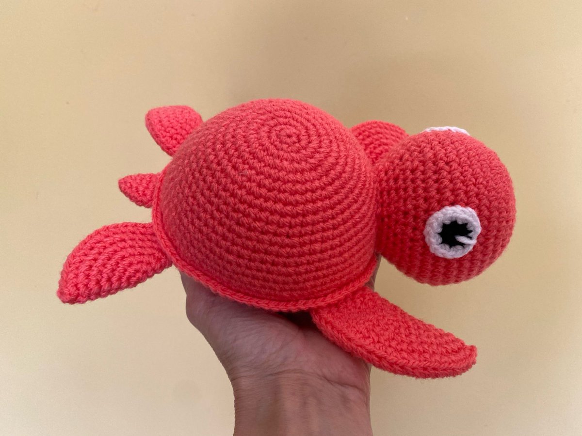 This sweet little coral pink turtle would make a great companion for any youngster 🥰  Available now in my Etsy shop.

bitzas.etsy.com/listing/121909…

#MHHSBD #firsttmaster #craftbizparty