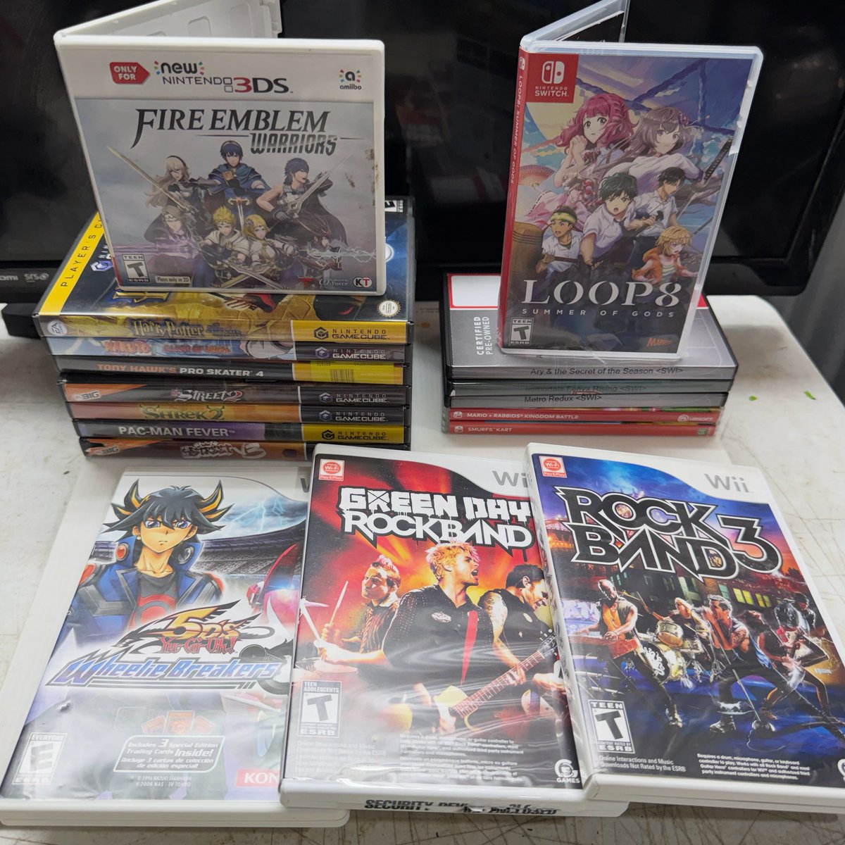 Some new games available for sale now! 

Shop here: ebay.us/m/WTfSeV

•
•
•

#videogames #gameboy #Nintendo #PlayStation #xbox #sega #gamecube #mariobros #zelda #callofduty #ubisoft #retrogaming #vintagegames #wii #psp #ps4 #ps2 #ds
