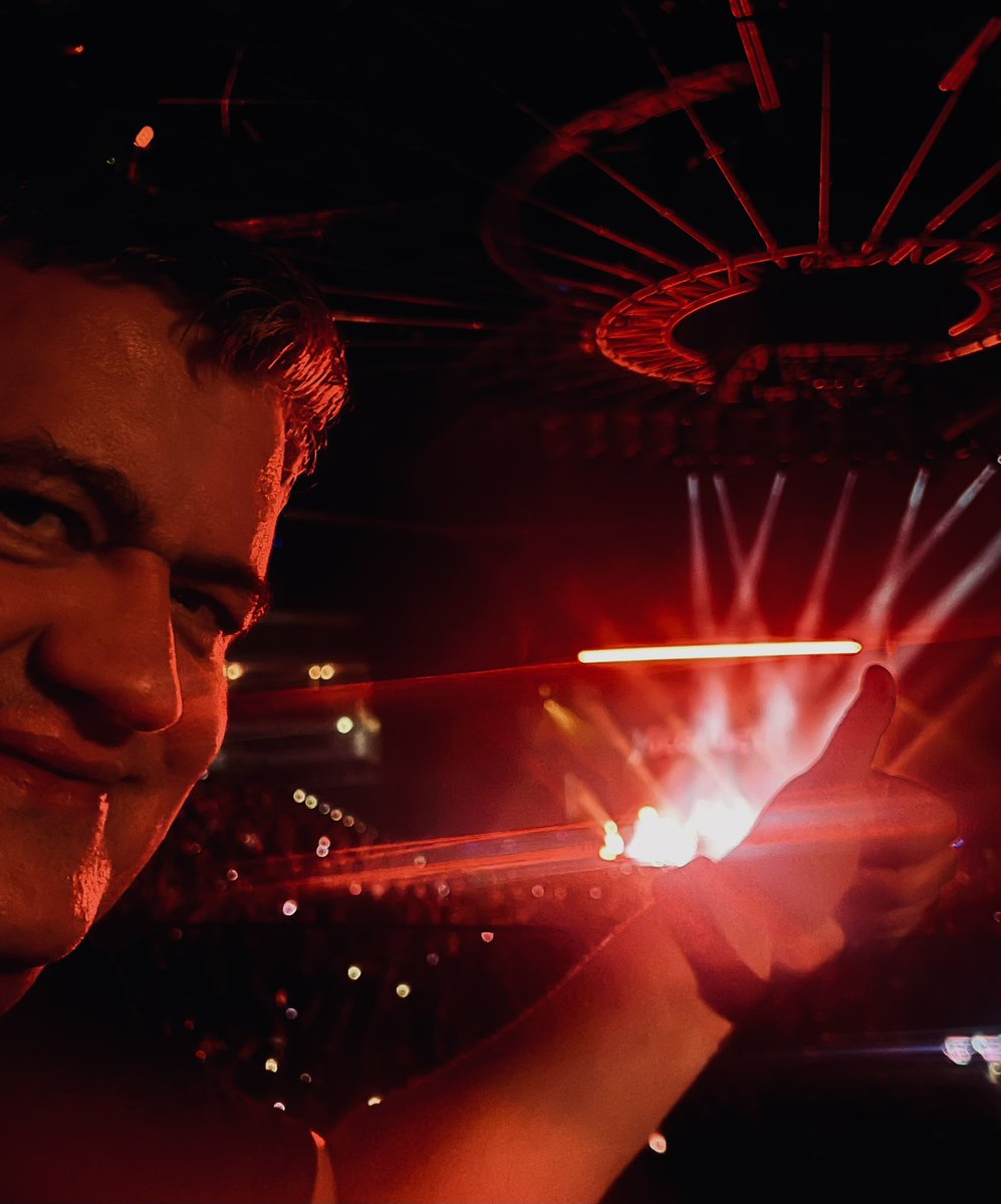 Na dnešek jsem se dlouho těšil. Za prvé, že už bude  tyto dny po volbách a za druhé, že v 02 Aréně uvidím své oblíbené Megadeth, kteří právě hrají a taky Disturbed👍👍 <a href="/Megadeth/">Megadeth</a>  <a href="/Disturbed/">Disturbed</a>