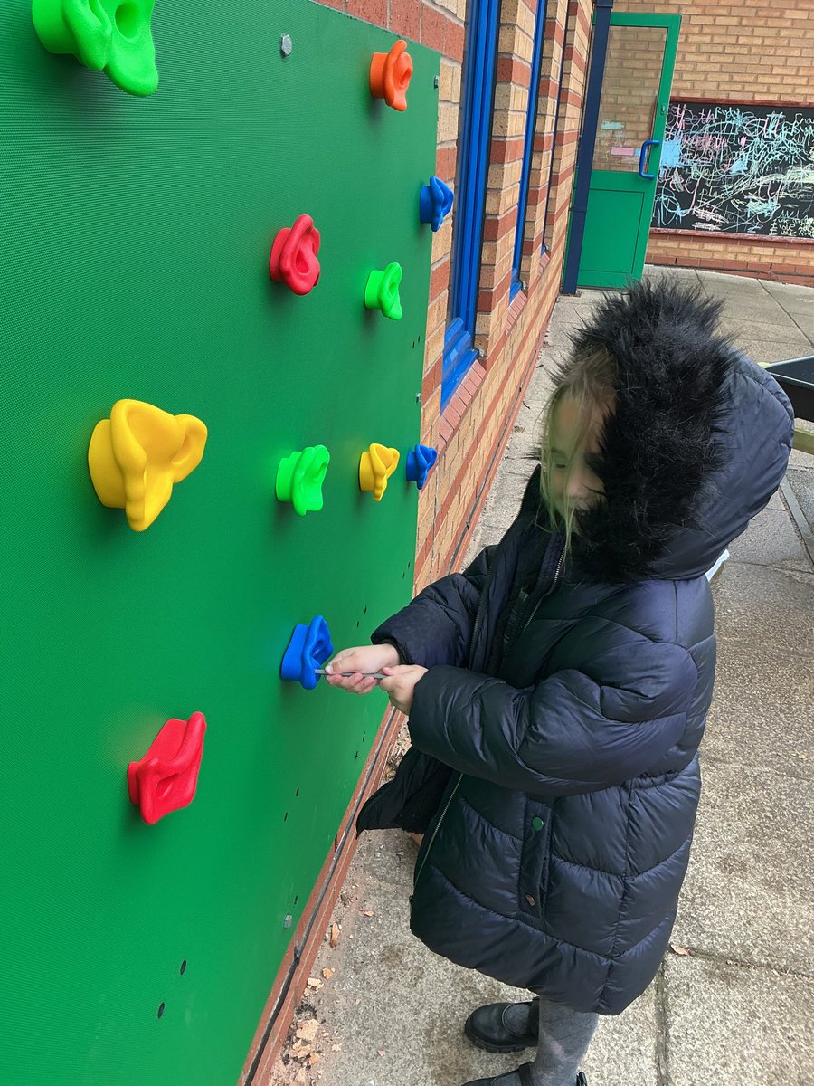 Grosvenor Park (@grosvenorparkpr) on Twitter photo Our builders were helping make our new climbing wall Our builders were helping make our new climbing wall