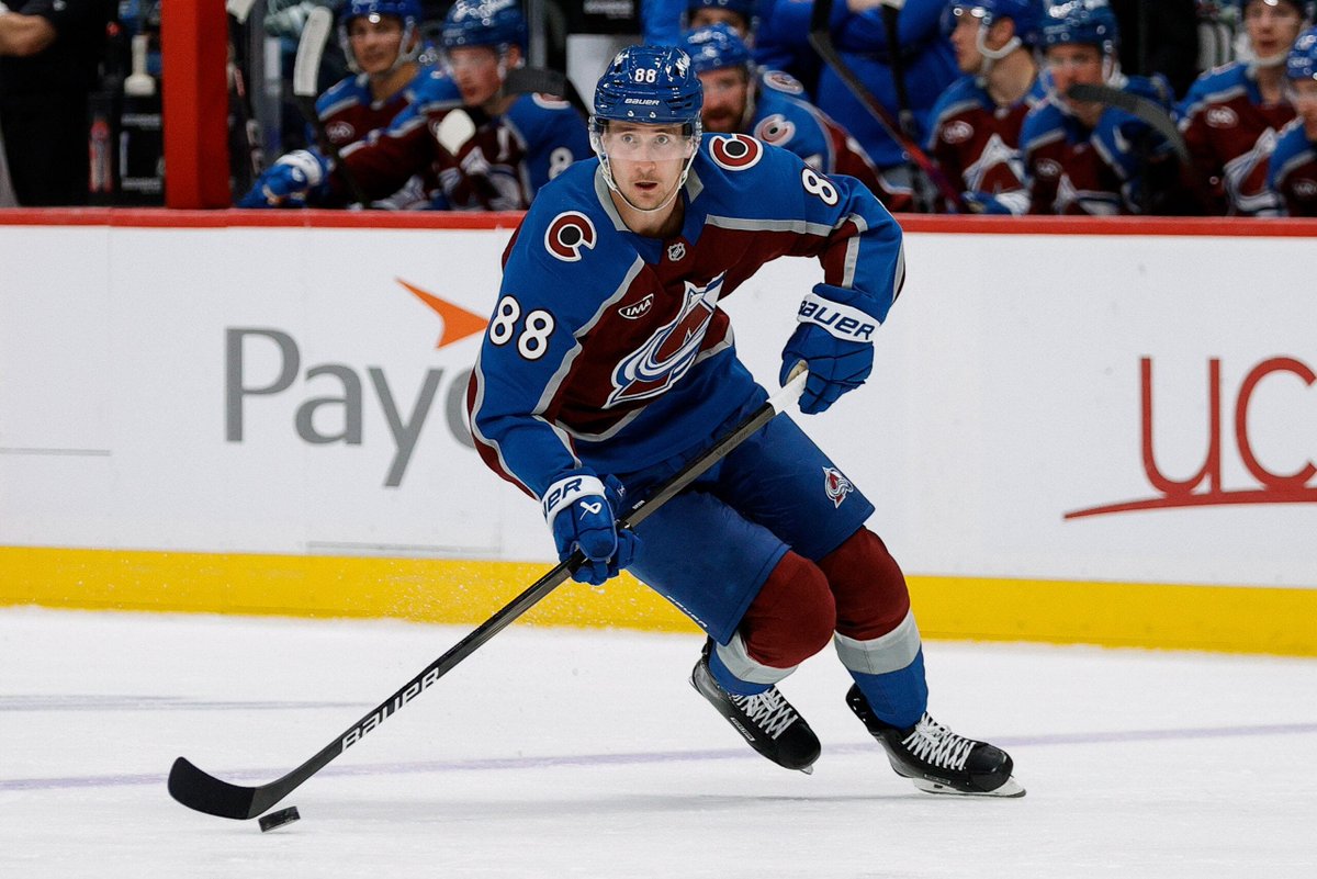 ZaarkoLocks's tweet photo. TONIGHT’S THE NIGHT 🧊🔥
It’s NHL season, baby — 3 games, 3 snipers, simple as that ☢️

Connor Bedard Anytime Goal (+240) 🐻‍❄️
Vincent Trocheck Anytime Goal (+155) 🗽
Martin Nečas Anytime Goal (+250) 🌀

Sprinkle the 3-leg parlay for +2934 💸
Let’s start the season with a BANG 💥 https://t.co/p6QxhRusgc