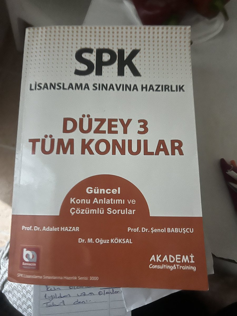 muratekinborsa's tweet photo. #SPL3 ÖZELDEN  HANGİ KAYNAKTAN ÇALIŞIYORSUN DİYE SORAN ARKADAŞLAR İÇİN PAYLAŞIYORUM BUNA EK #FINANSED yayınlarının kaynaklarıda güzel  @senolbabuscu  teşekkürler üstadım kitap çok kaliteli olmuş 🙏 https://t.co/bXC7EHEgyX