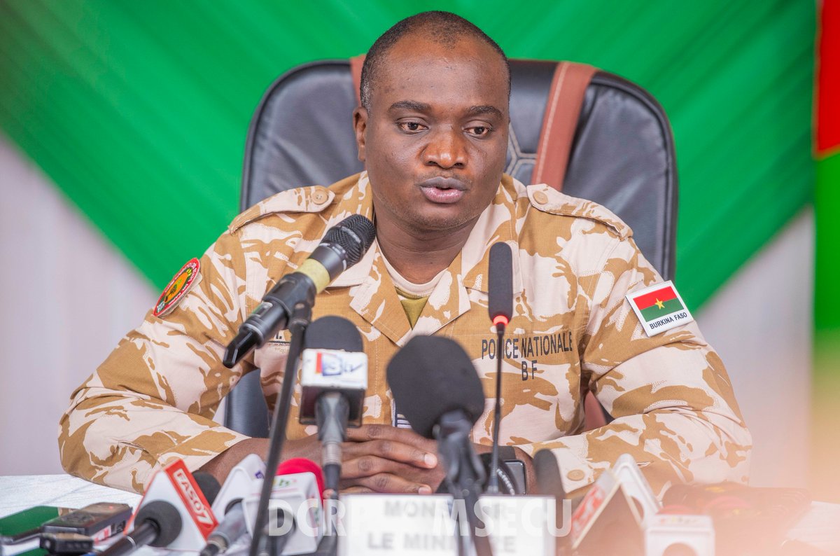 kazibatv's tweet photo. 🔴Burkina Faso : Le gouvernement révèle des activités d’espionnage menées par l’ONG étrangère #INSO, active depuis 2019.
Accusée de collecter illégalement des informations sécuritaires sensibles,...https://t.co/1RDJb5urOK https://t.co/raKDYml68c