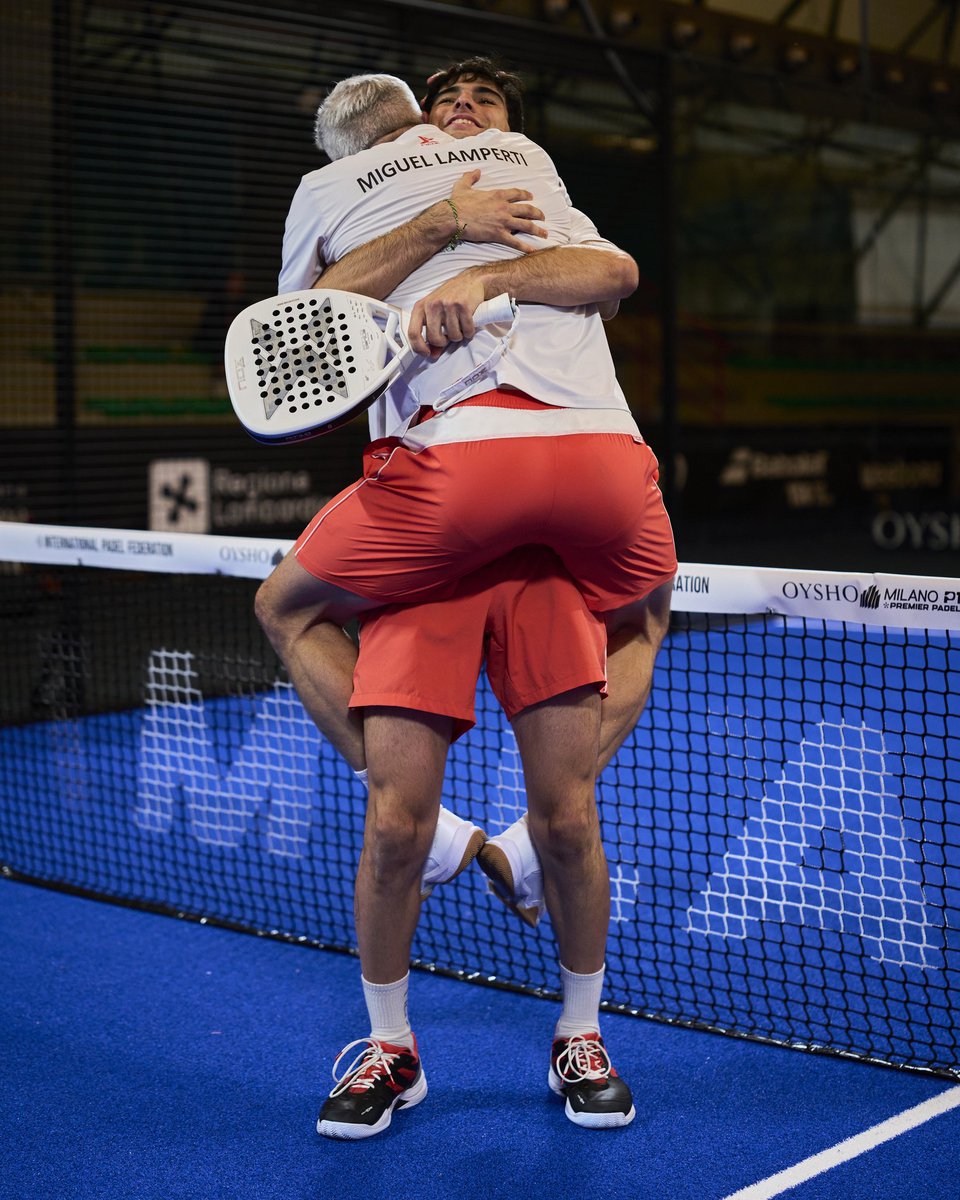 Miguel Lamperti y Juani De Pascual a octavos de final 🤯

Vencieron a Jairo Bautista y Tino Libaak por 7-6 6-7 y 7-6 en un partido muy parejo que pudo haber caido para cualquier lado

Que alegria volver a ver a Miguelito sonreir asi a los 46 años y de la mano de Juani!