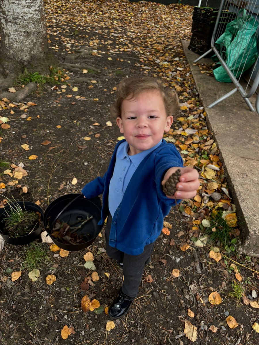 marys_rc's tweet photo. Hocus pocus everybody focus! We've had a wonderful time in our Come Outside club, using Meg and Mog to help us make potions using natural resources.
#afterschoolfun https://t.co/SWpfeYa6QZ