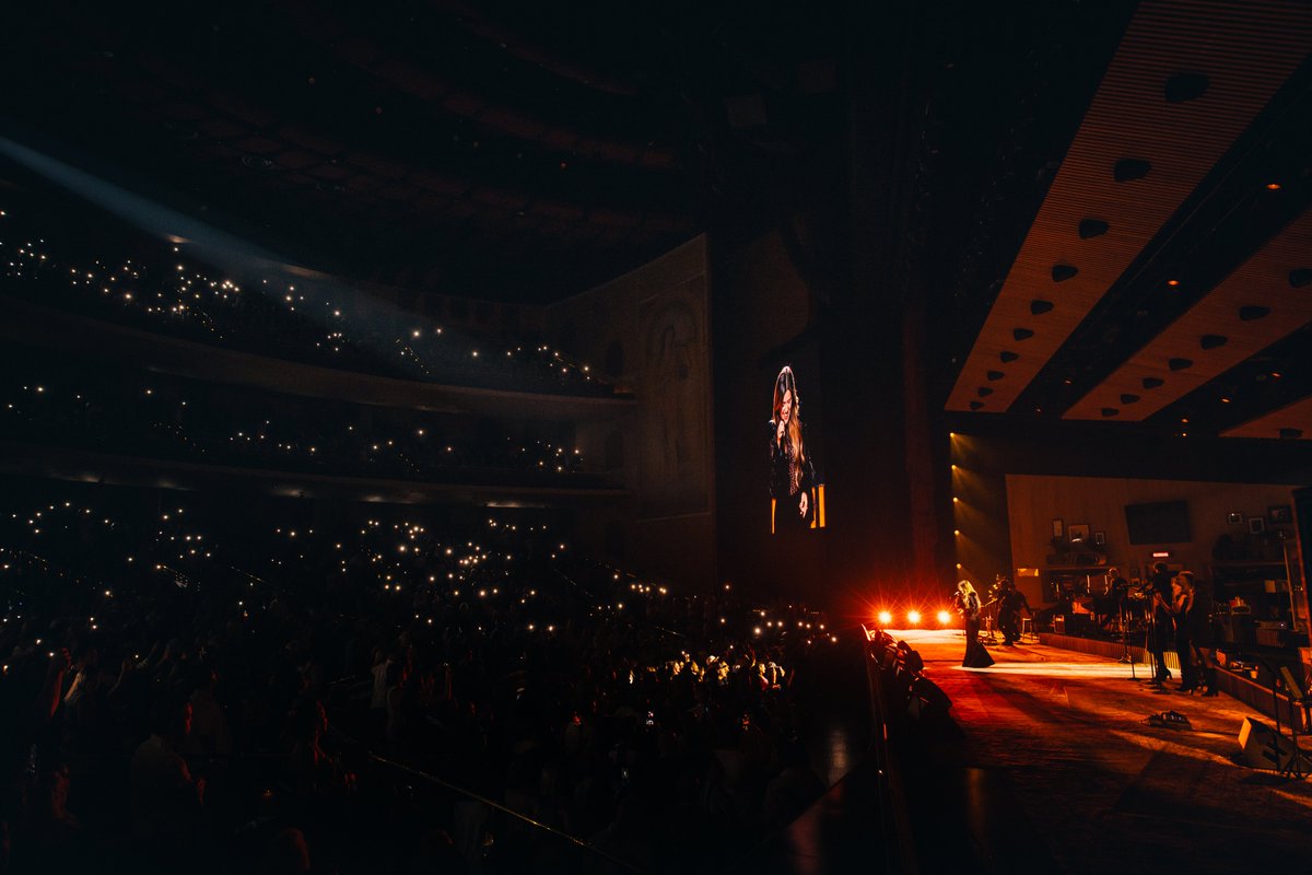 Kelly Clarkson tweet media