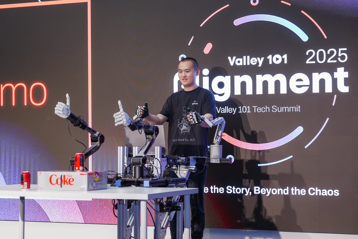 TetherIA_ai's tweet image. We had an incredible time at the Valley 101 Tech Summit last Sunday! 
Our CEO Evan Tao joined the afternoon panel as a speaker to share insights on robotics innovation, while our CTO Joe Dong demonstrated our own dexterous robotic hand live — even opening a soda can on stage…