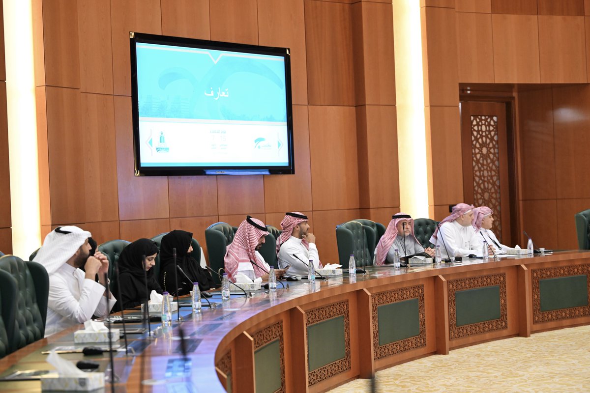 kauedu_sa's tweet photo. استقبل رئيس #جامعة_الملك_عبدالعزيز د. طريف الأعمى، وفدًا من غرفة جدة @JeddahChamber، لبحث أوجه التعاون بين الجامعة ومجلس الصناعة بالغرفة، وتعزيز التكامل بين التعليم والبحث العلمي ومتطلبات القطاع الصناعي، بما يسهم في تحقيق مستهدفات #رؤية_السعودية_2030. https://t.co/wD0PQbgZBZ
