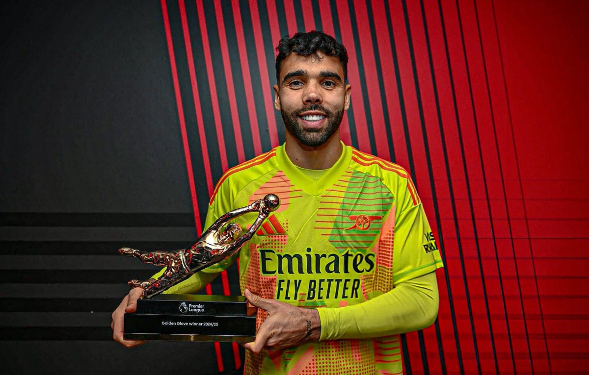 🚨❤️🤍 Arsenal have rewarded David Raya with an improved contract to June 2028, with higher salary and other bonuses, reports <a href="/SamiMokbel_BBC/">Sami Mokbel</a> 🤝

The 30yo Spanish goalkeeper made his 100th appearance for #AFC last weekend.  🇪🇸

100 matches, 42 clean sheets for the Gunners. 🧤🤩