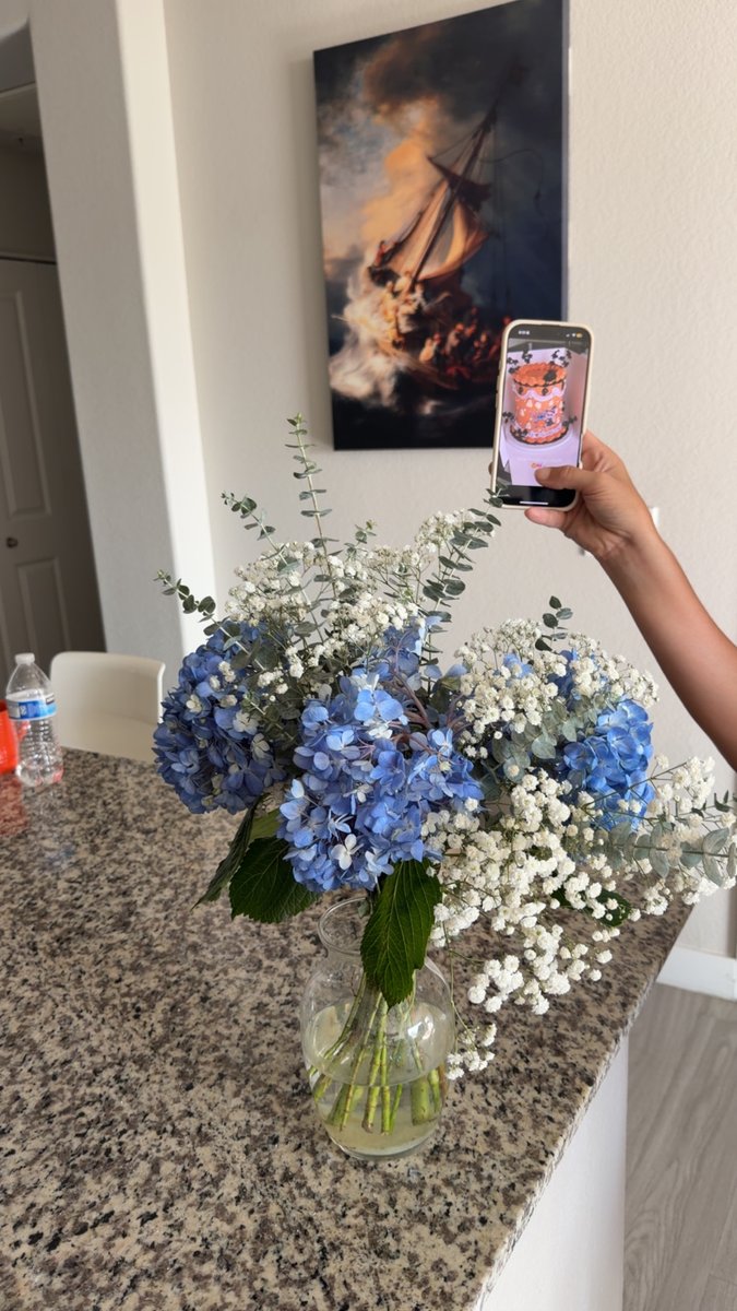 Getting flowers as a man sometimes feels like an aura-boosting power-up, now watch that charisma soar!!