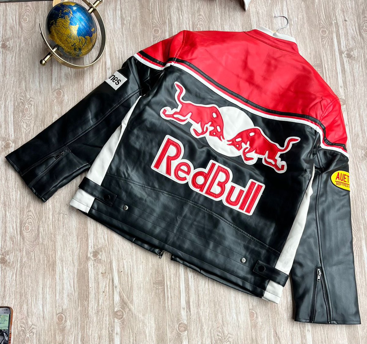 ShuffleStore256 tweet media