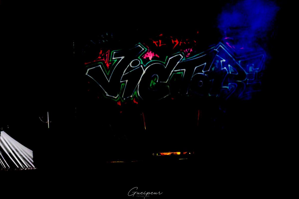 Hello la famille L’album Là Victoire chapiter One est toujours disponible sur toutes les plateformes en attendant le CHAPTER II 
bfan.link/soul-bangs-la-…

Makhadi 
🔗youtu.be/0NT20CZP1ys

GUEIPEUR PHOTO 
Scénographie: par SCENO RABA