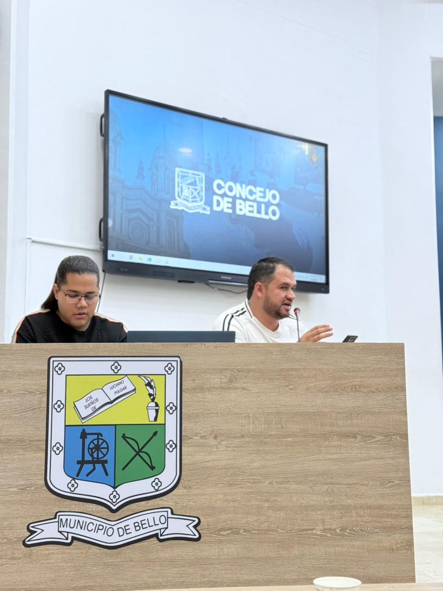 💙 Comprometidos con el deporte bellanita 🧡

Desde el INDER Bello participamos en la socialización del Proyecto de Acuerdo N.º 20 en el Concejo Municipal, reafirmando nuestro compromiso con el fortalecimiento del deporte, la recreación y la actividad física. 💪🏽✨

#INDERBello