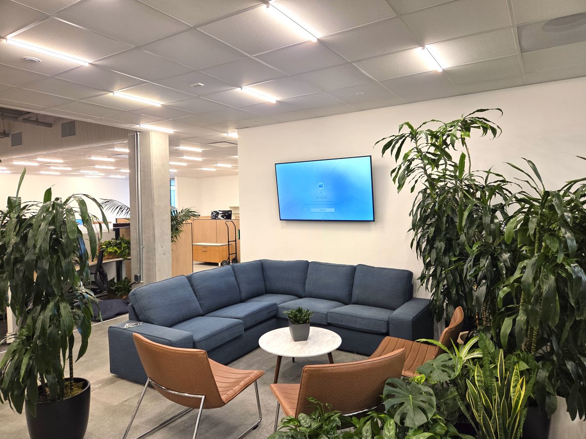 GotUWired's tweet image. At @GotUWired, we believe that where you meet shapes how you think. That’s why we’re designing #MeetingSpaces that go beyond four walls and a whiteboard — our spaces spark creativity, fuel collaboration, and drive results.  gotuwired.com/guw-service/au…

#WorkspacesThatWork