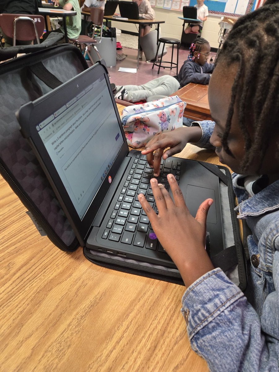 Kimberleigh Taylor (@historynerdtchr) on Twitter photo 3rd graders trying out Pen Pals on <a href="/myshortanswer/">Short Answer</a>.  Their verdict, thumbs up! 👍🏻 <a href="/RCE_HCS/">RCE_HCS</a> #goinggifted #WeareRACERS #UnlockPotential 3rd graders trying out Pen Pals on <a href="/myshortanswer/">Short Answer</a>.  Their verdict, thumbs up! 👍🏻 <a href="/RCE_HCS/">RCE_HCS</a> #goinggifted #WeareRACERS #UnlockPotential