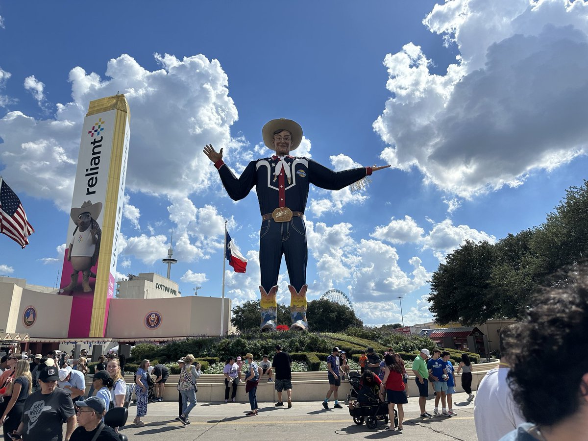 Khanada's tweet image. Dig state fair video Coming soon