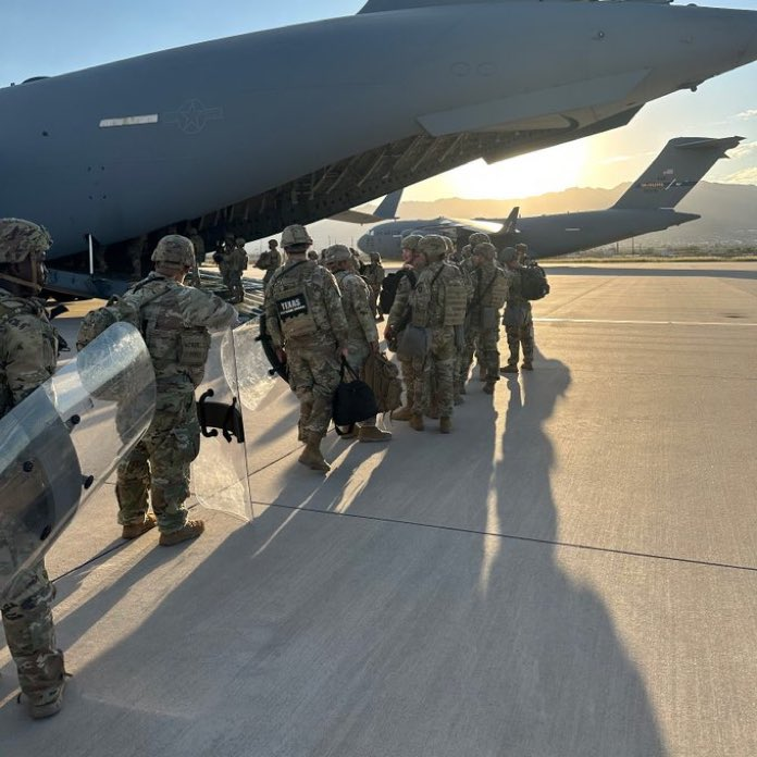 EricLDaugh's tweet image. 🚨 UPDATE: Following deployment by Gov. Greg Abbott, the Texas National Guard has ARRIVED in CHICAGO.
Governor Pritzker and Mayor Brandon Johnson are FURIOUS with this development.
Abbott is helping President Trump quash the insurgency.