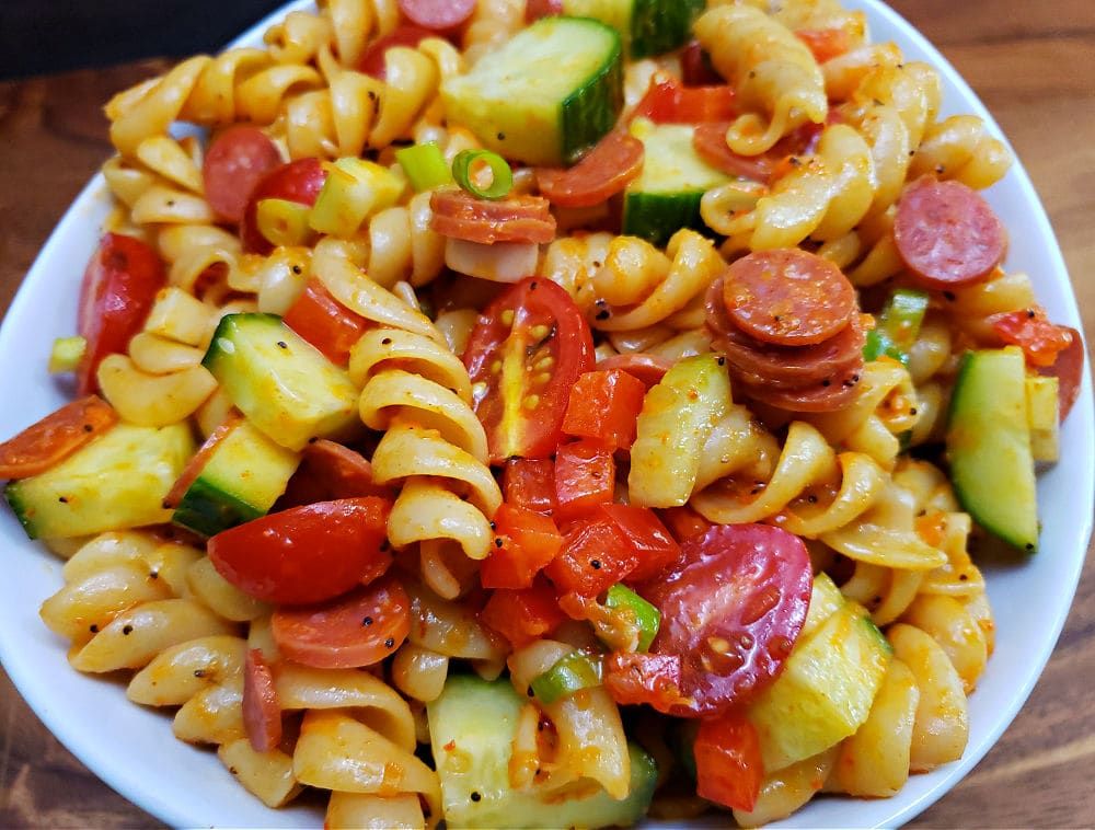 🥗 Fresh, colorful, &amp; packed with flavor! Julia’s Ultimate Pasta Salad is the perfect side dish for BBQs, picnics, or a quick, refreshing meal. Tossed with crisp veggies, tender pasta, &amp; a zesty homemade dressing, every bite is bursting with freshness!
⭐️ urls.grow.me/YjZXwGiESk