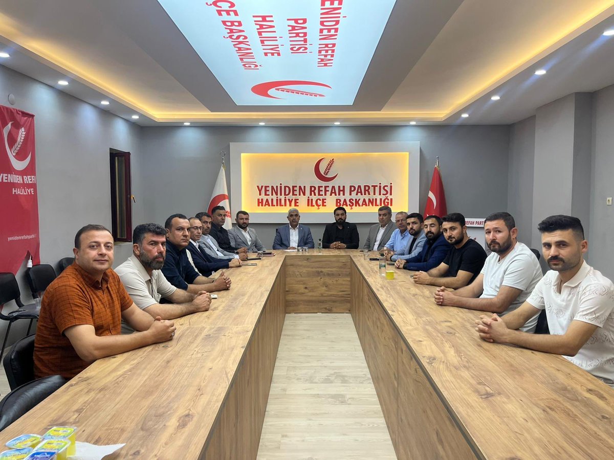 Haliliye haftalık ilçe toplantısına il başkanı Sayın Ahmet Yetimoğlu ve il başkan yardımcıları iştirak etmiştir.
Haliliye ilçe başkanı Abdülselam Yıldız ve teşkilatıyla büyük kongre ile ilgili istişareler yapılmıştır.
<a href="/erbakanfatih/">Dr. Fatih Erbakan</a> <a href="/nureddingul/">Nureddin GÜL</a> <a href="/MehmedAltinoz/">Mehmet Altınöz</a>