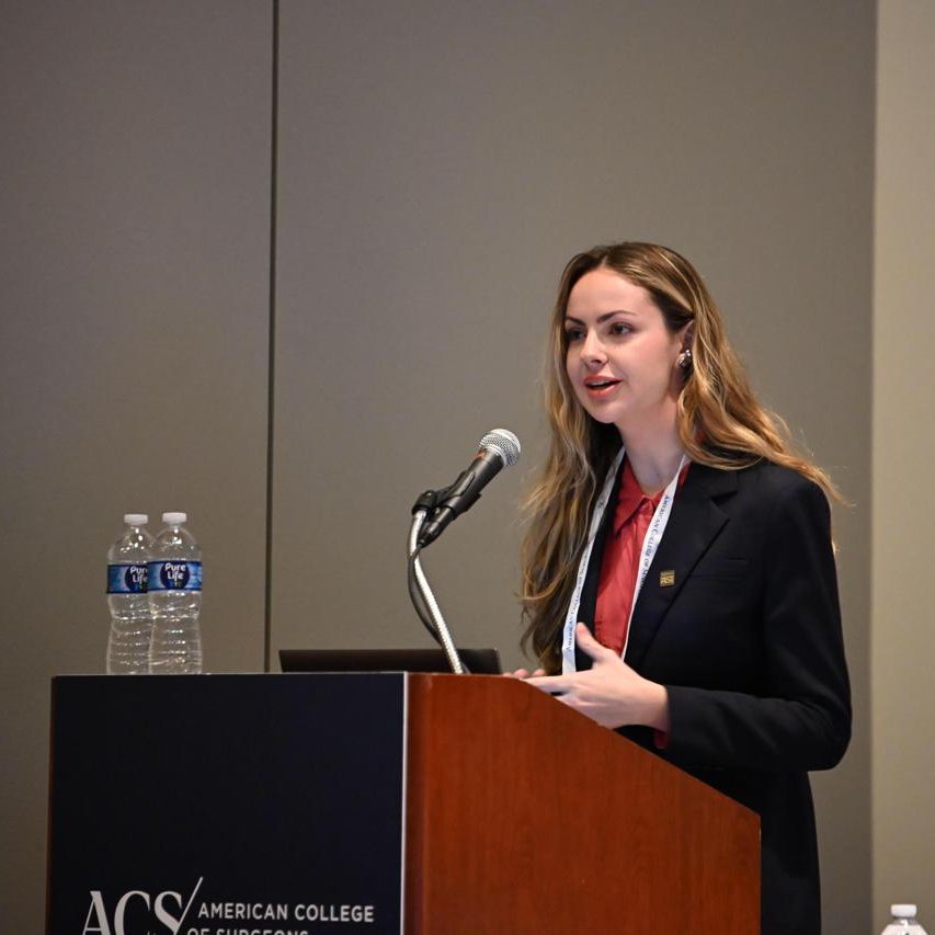metaacademy_ofc's tweet image. Im speechless! 🚀
Dr. Isabella Faria, resident at the University of Texas Medical Branch and our Expert, took the stage with an oral presentation at the ACS Clinical Congress and her work was simultaneously published in JAMA Pediatrics!
Huge achievement of our #MetaMasters! ❤️…