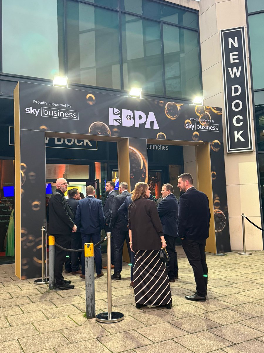 Symbiosis_UK's tweet image. Team Symbiosis transformed the @Royal_Armouries  entrance into a VIP experience for guests at the @beerandpub 2025 Annual Dinner &amp;amp; Fundraiser, sponsored by @SkyBusinessLive .
#SymbiosisEvents #EventDesign #Hospitality #Fundraiser