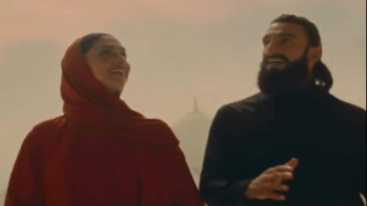 azizkavish's tweet image. एड ऐसा बनाओ की अंधभक्त खुद प्रमोशन कर दें😂