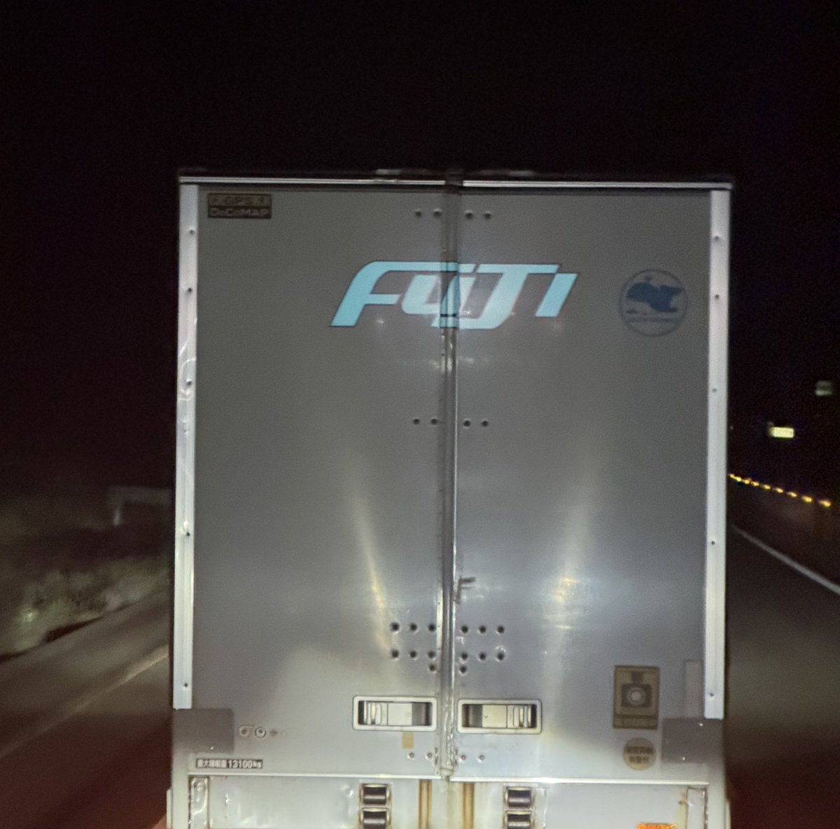 VOLVO_520's tweet photo. 最近ここんちチンタラ遅く走ってるけど、アホな運転手が重大事故ばっかり起こしてるから社速でもできたのかな？w
まぁ速度遅くなっても相変わらずフラフラして真っ直ぐ走らねー奴ばっかりだけどw https://t.co/2DqUTwvKvN