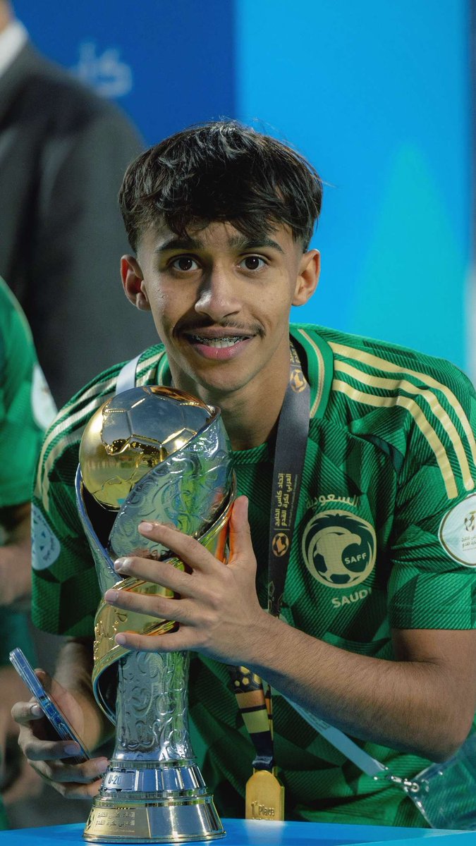 تستاهلون التكريم والتشجيع
من أكبر الرياضيين <a href="/AbdulazizTF/">عبدالعزيز بن تركي الفيصل</a>  فهذا التشجيع حافز كبير لقادم المواسم المقبله
إنجاز يتلوه انجاز بإذن الله 🇸🇦

تستاهل يا بطل <a href="/YAASER_as/">ياسر سلامه الظفيري .</a> 
الطموح يكبر ويكبر وحنا معاك ومساندين 💚
<a href="/mosgovsa/">وزارة الرياضة</a> 
<a href="/SaudiNT/">المنتخب السعودي</a>