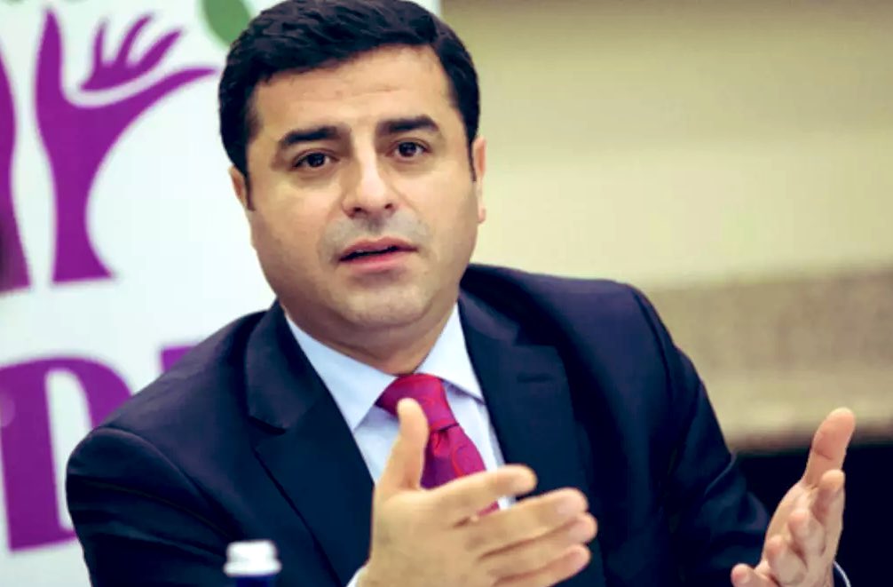 Halk nezdinde, barış sürecinin turnosol kağıdı Demirtaş’ın serbest bırakılmasıdır.

#SelahattinDemirtaşaÖzgürlük