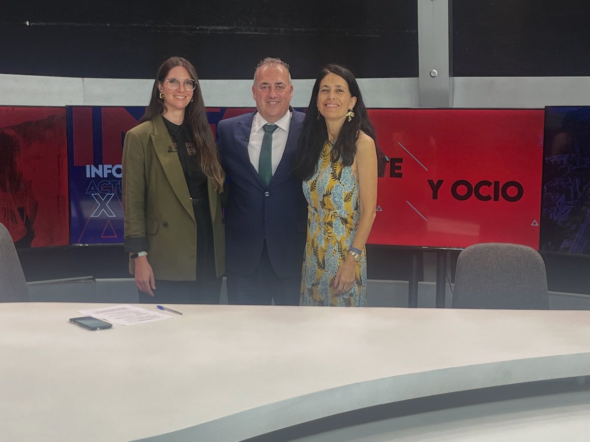 Volviendo a la que fue mi casa <a href="/7TVMalaga/">7 TV Málaga</a> está vez de visita, acompañando a José Antonio Ponce , presidente del 42 Congreso de Ingeniería Sanitaria que comienza mañana en <a href="/Fycma/">Fycma</a> . Mil gracias Naomí Sánchez , compañera. 😘 Gente <a href="/Coonic_/">Coonic</a>