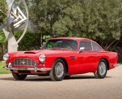 Aston Martin DB4